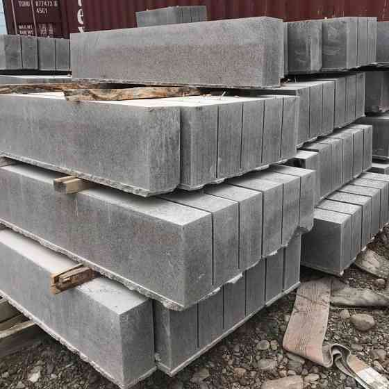 Бордюры гранитные ГП1 Куртинский гранит коричневый Алматы