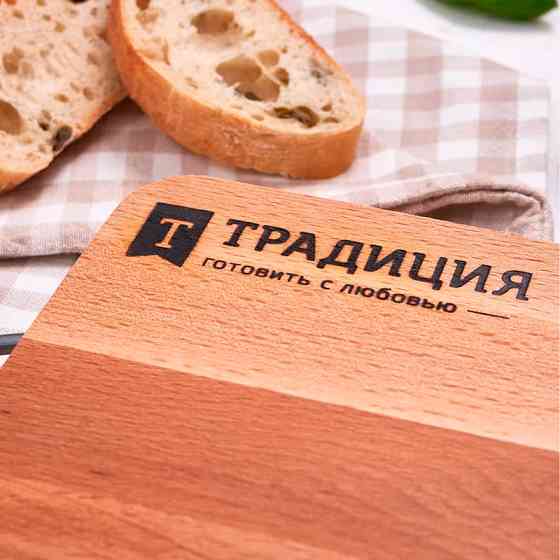 Доска разделочная бук 33x22x1,6см с металлической ручкой ТМ Традиция Oral