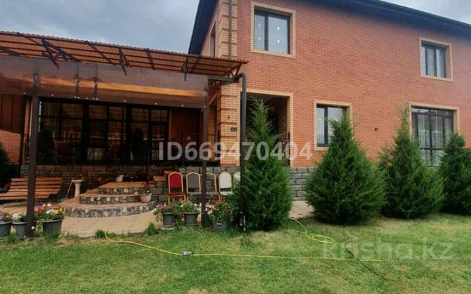5-комнатный дом посуточно, 300 м², 10 соток, мкр Акжар, Медеубекова 59 Алматы - изображение 1