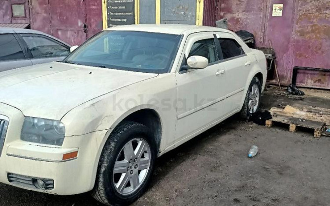 Chrysler 300C, 2005, 3.5 л,  км Алматы - изображение 1