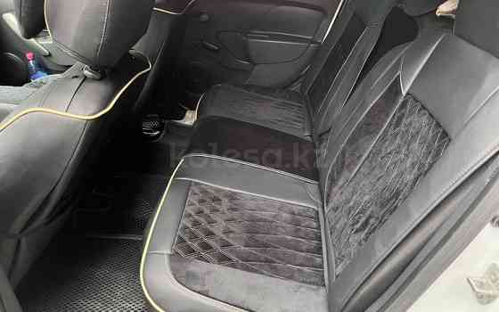 Renault Logan, 2015, 1.6 л, 230000 км Алматы