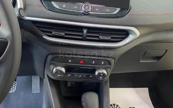 Chevrolet Tracker, 2022, 1 л,  км Усть-Каменогорск - изображение 4