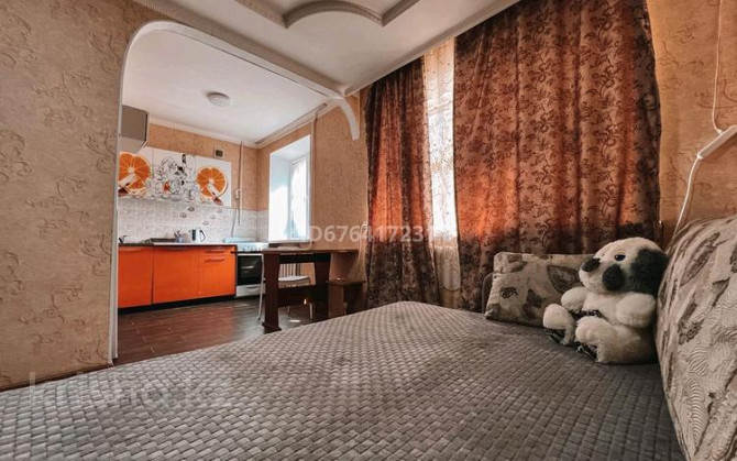 2-комнатная квартира посуточно, 50 м², 1/5 этаж, мкр Центральный, проспект Азаттык 46 а Атырау - изображение 7