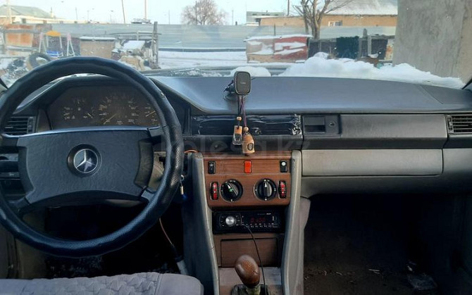 Mercedes-Benz E 250, 1988, 2.5 л, 448458 км Жезказган - изображение 3