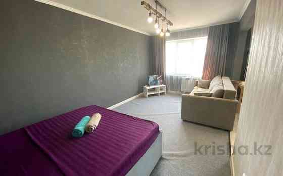 1-комнатная квартира посуточно, 38 м², 5/5 этаж, Казахстан 82/1 / Центральный рынок Усть-Каменогорск