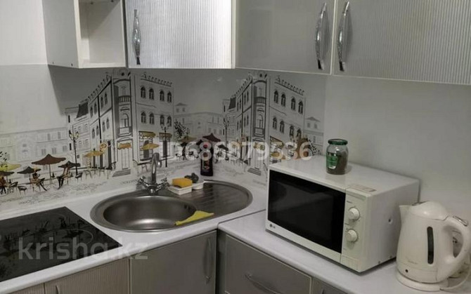 1-комнатная квартира посуточно, 34 м², 1/5 этаж, Сатпаева 8 / КШТ Усть-Каменогорск - изображение 3
