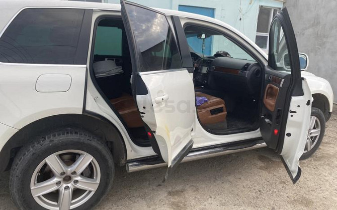 Volkswagen Touareg, 2004, 4.2 л, 190000 км Атырау - изображение 1