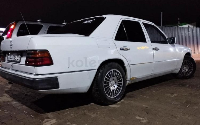 Mercedes-Benz E 250, 1989, 2.5 л, 135000 км Уральск - изображение 2