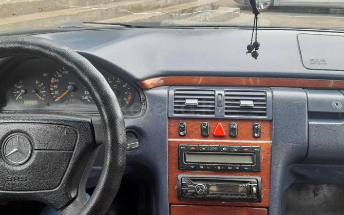 Mercedes-Benz E 230, 1997, 2.3 л, 538059 км Shymkent - photo 4