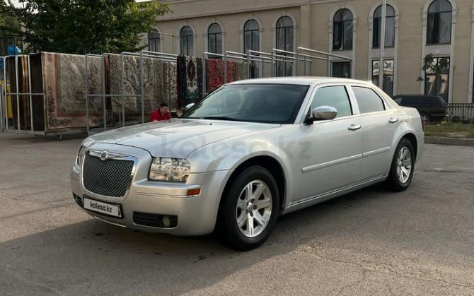 Chrysler 300C, 2005, 3.5 л, 201000 км Almaty - photo 3