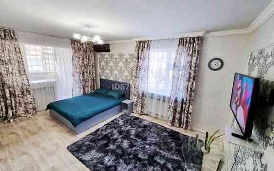 1-комнатная квартира посуточно, 40 м², 2/2 этаж, проспект Тауке хана 95 а / Бекет Батыра Шымкент
