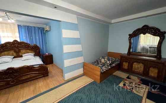 3-комнатная квартира посуточно, 40 м², 2/5 этаж, 17 микрорайон 15а Шымкент