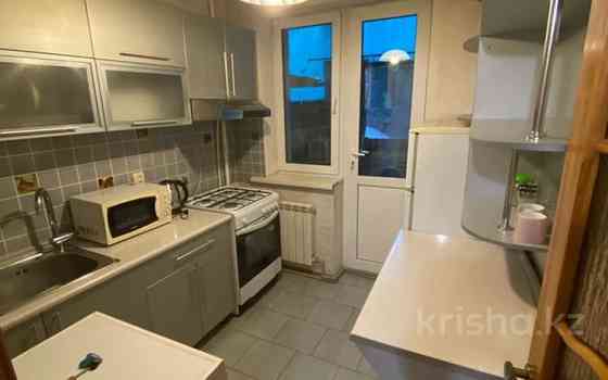 2-комнатная квартира посуточно, 42 м², 2/5 этаж, Желтоксан 12 Shymkent