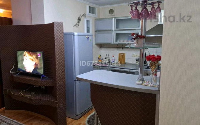 2-комнатная квартира посуточно, 50 м², 4/4 этаж, Момышулы 9 / Республики Шымкент - изображение 5