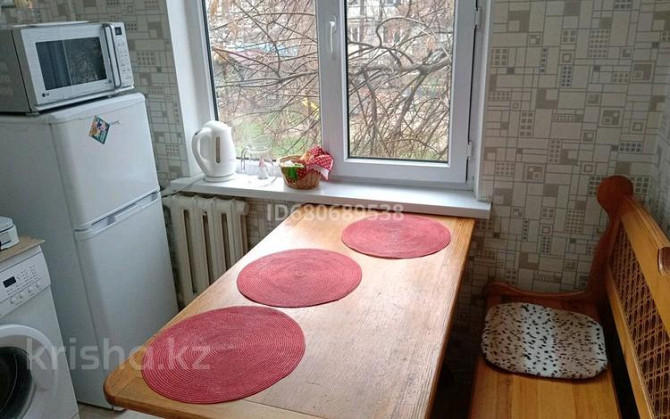 1-комнатная квартира посуточно, 35 м², 2/5 этаж, 12-й микрорайон, 12-й микрорайон / Сайрамская-Валих Shymkent - photo 3