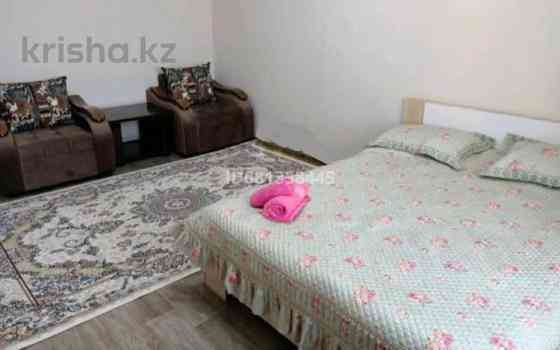 1-комнатная квартира посуточно, 38 м², 3/5 этаж, мкр Север 18 / Трц Север Shymkent