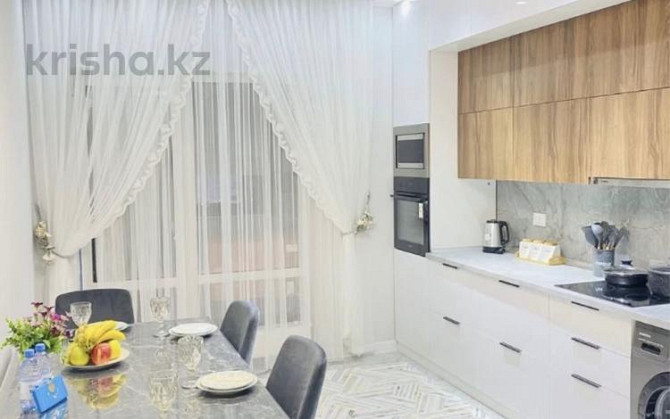 2-комнатная квартира посуточно, 78 м², 9/16 этаж, Байтерекова 100/4 / МЕТРО Акимат Шымкент - изображение 3