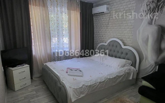 1-комнатная квартира посуточно, 28 м², 2/4 этаж, Б.Момышулы / Пересечение с Тауке хана Shymkent - photo 1