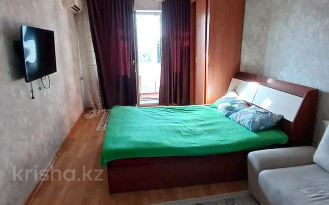 1-комнатная квартира посуточно, 34 м², 3/5 этаж, Айбергенова 6 / Жангелдина Shymkent - photo 1