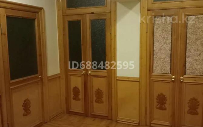 4-комнатная квартира долгосрочно, 100 м², 2/5 этаж, мкр Новый Город, Мкр Новый Город Алиханова 48/2 Караганда - изображение 1