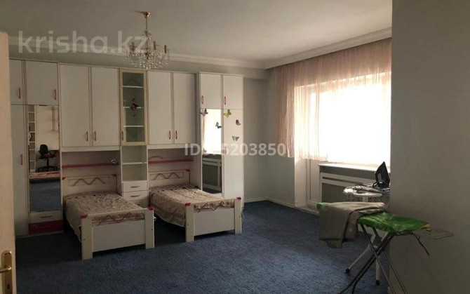 5-комнатная квартира долгосрочно, 300 м², 1/5 этаж, Тулебаева 128 - Богенбай Батыра Алматы - изображение 3