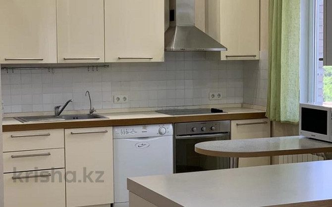 7-комнатная квартира долгосрочно, 450 м², 1/4 этаж, Самал-3 28/4 Алматы - изображение 8