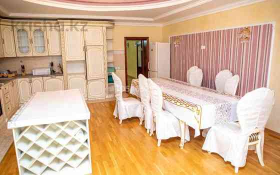 9-комнатный дом долгосрочно, 1000 м², 13 соток, мкр Мунайшы Atyrau
