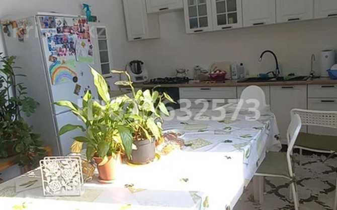4-комнатный дом продажа, 83 м², 10 соток, 8 улица - Магазин Айзада Береке (Память Ильича) - изображение 1