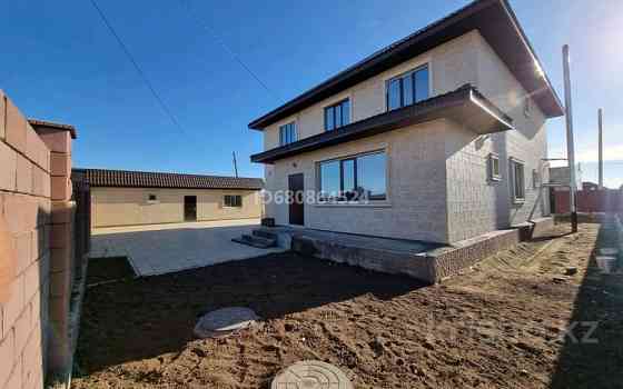 12-комнатный дом продажа, 250 м², 10 соток, 1 микрорайон 103 - Молдуголова Жибек Жолы