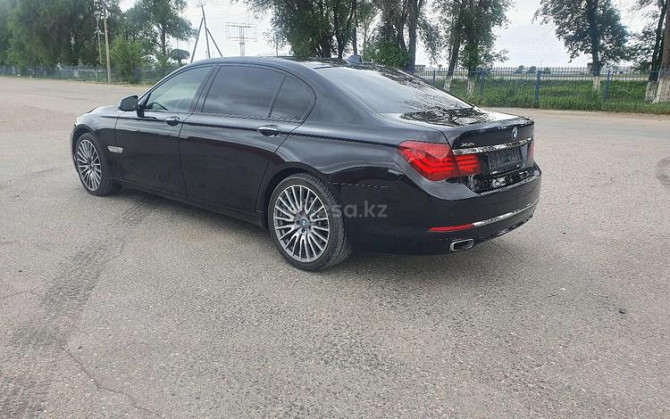 BMW 740, 2013 ж.ш Алматы - изображение 6