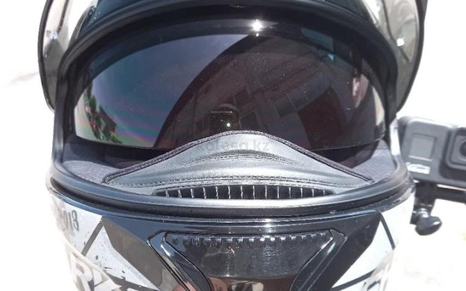 Kawasaki Шлем шарк 2 визора и чехол и гоу про всё в мести 2020 г. Алматы - изображение 4