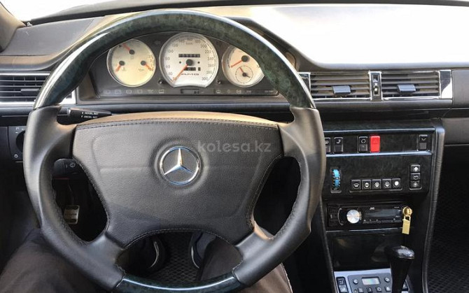 Mercedes-Benz E 500, 1995 ж.ш Караганда - изображение 4