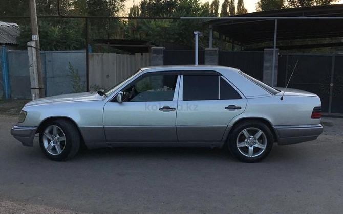Mercedes-Benz E 220, 1994 ж.ш Алматы - изображение 1
