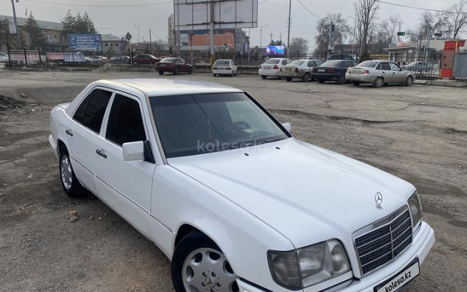 Mercedes-Benz E 220, 1994 ж.ш Алматы - изображение 2