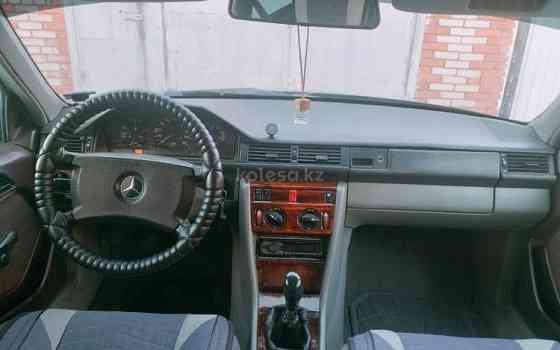 Mercedes-Benz E 200, 1989 Рудный