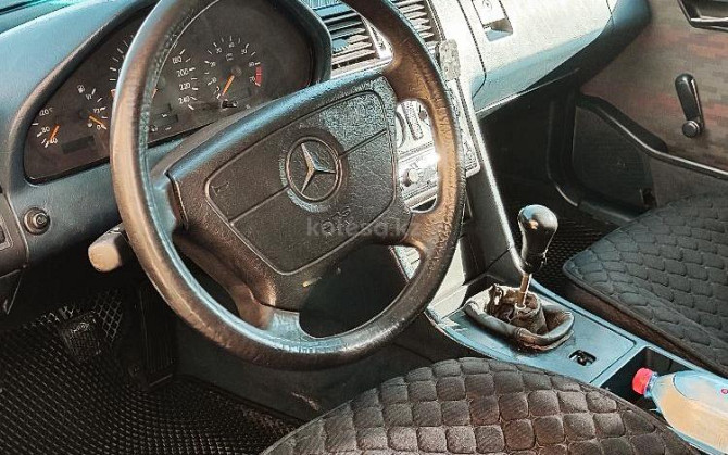 Mercedes-Benz C 200, 1994 Астана - изображение 4