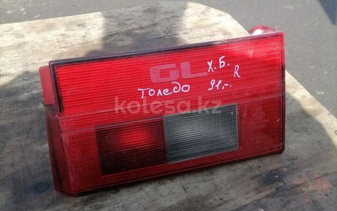 Фонари на крышку багажника Сеат Толедо R х бек 91г Seat Toledo, 1991-1999 Алматы - изображение 1