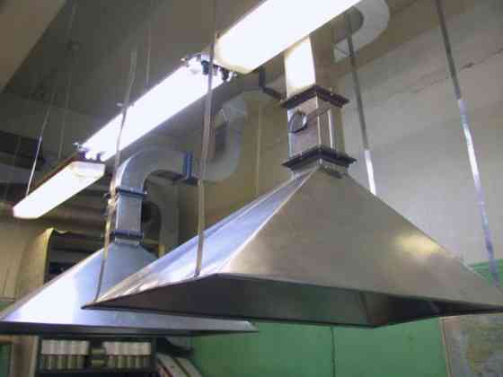 Зонт над кухонным оборудованием из оцинкованной стали и нержавейки Алматы