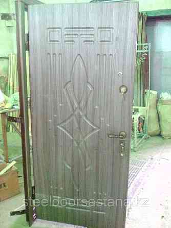 Дверь стальная снаружи МДФ внутри зеркало 400х1500 Нур-Султан