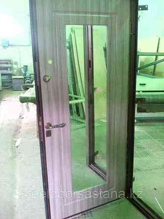Дверь стальная снаружи МДФ внутри зеркало 400х1500 Астана