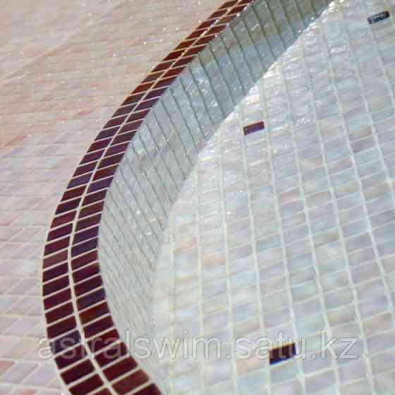 Стеклянная облицовочная мозаика модели Cobre Астана