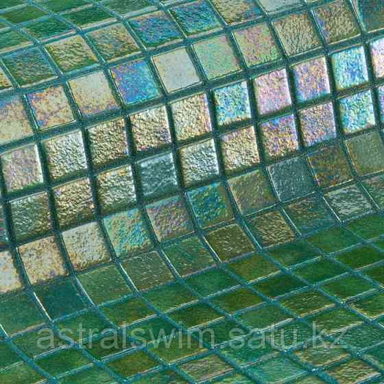 Стеклянная облицовочная мозаика модели Green Pearl Астана