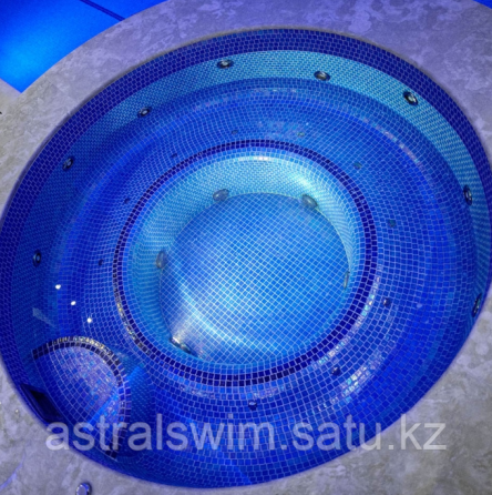 Стеклянная облицовочная мозаика модели Ocean antislip Нур-Султан