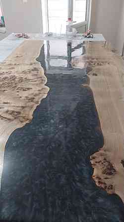 Обеденный стол из дерева и эпоксидной смолы "Река" Шымкент