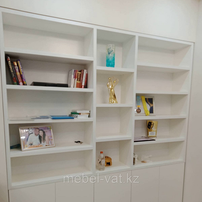 Книжный шкаф белый Алматы - изображение 1
