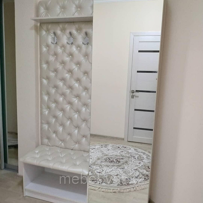 Прихожая: шкаф, зеркало, вешалка настенная, мягкая спинка, мягкое сиденье Алматы - изображение 1